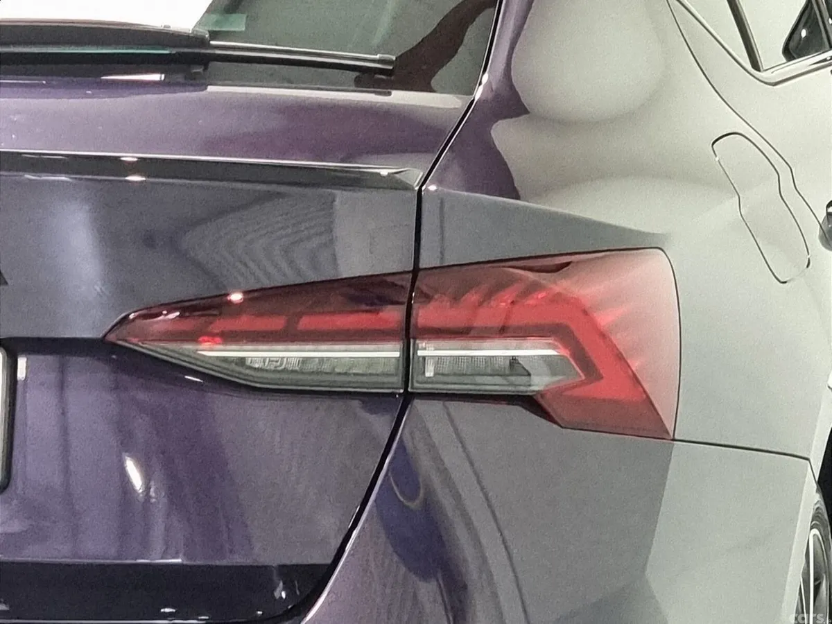 Skoda Octavia Saloon, Diesel, 2027, Purple