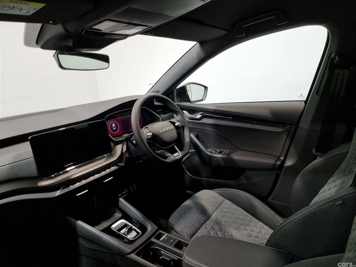 Skoda Octavia Saloon, Diesel, 2027, Purple