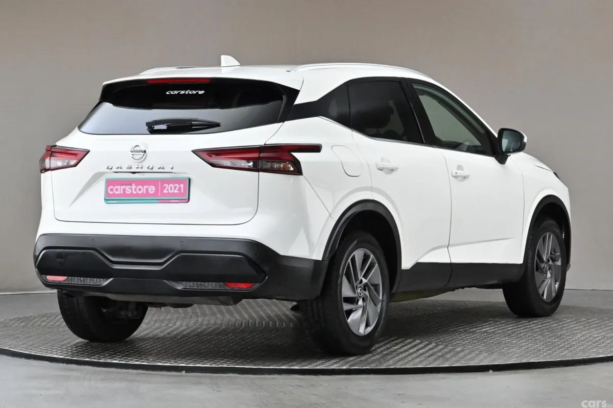 Nissan Qashqai SUV, Petrol Hybrid, 2021, White