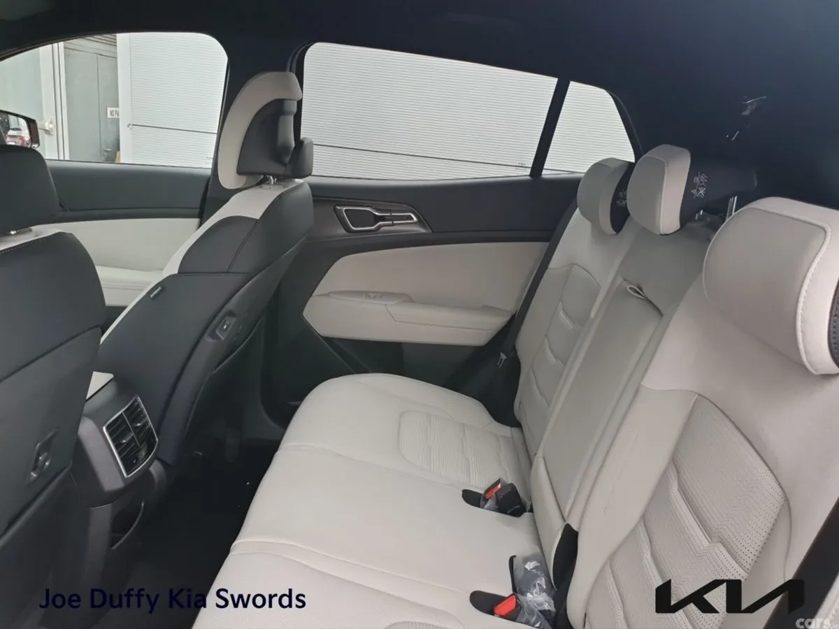 Kia Sportage SUV, Petrol Hybrid, 2026, Red