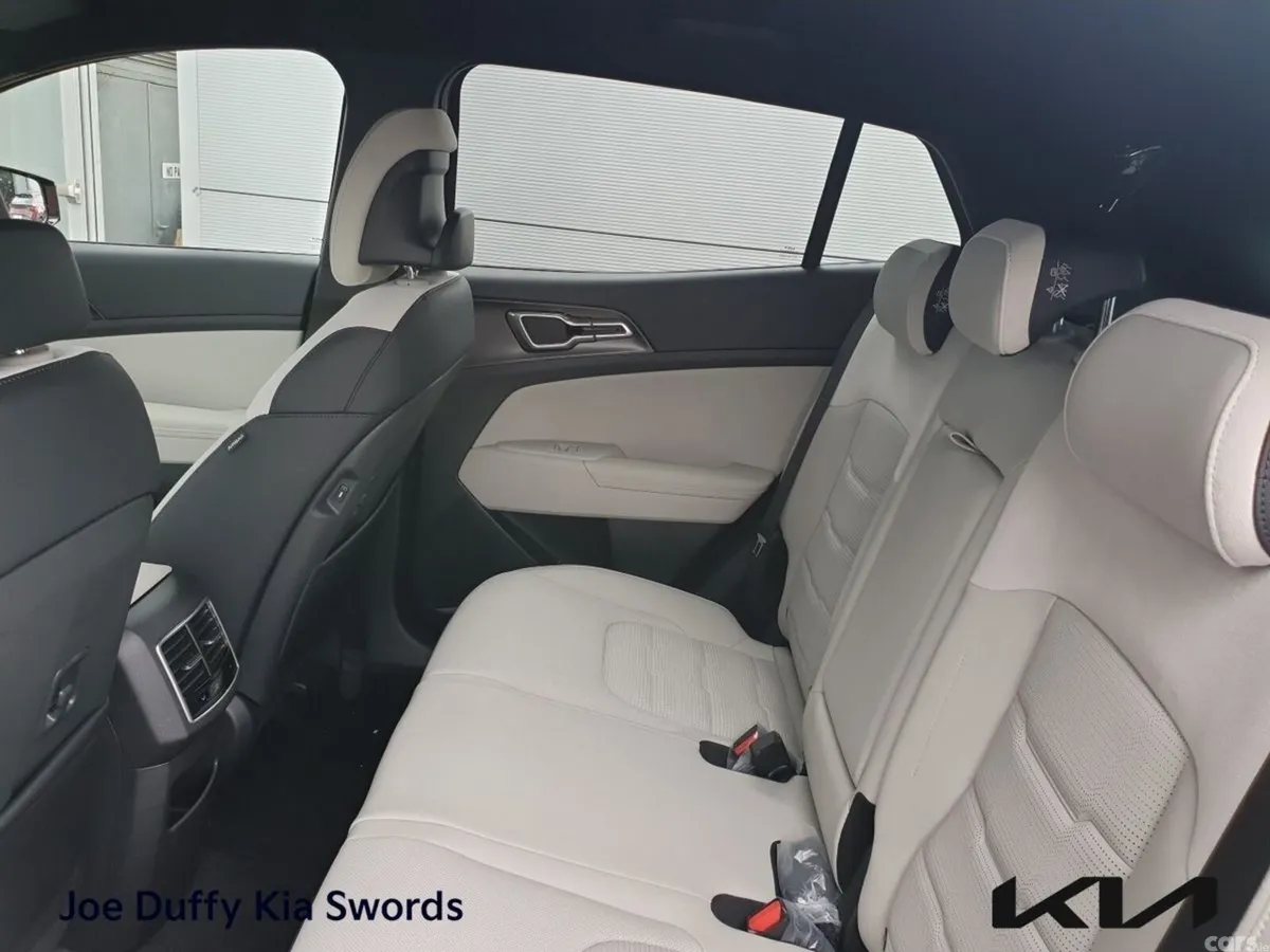 Kia Sportage SUV, Petrol Hybrid, 2026, Red