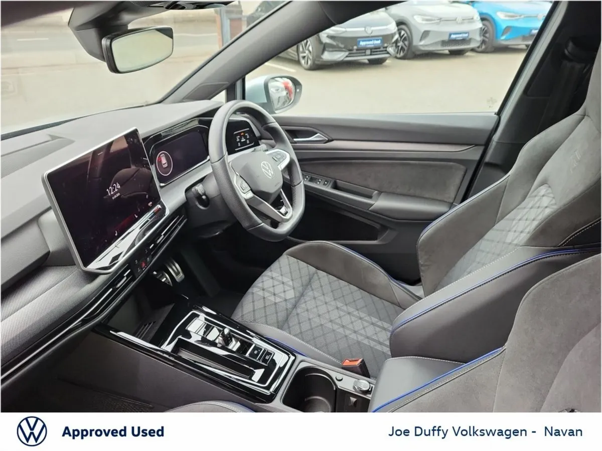 Volkswagen Golf Estate, Petrol, 2025, Grey