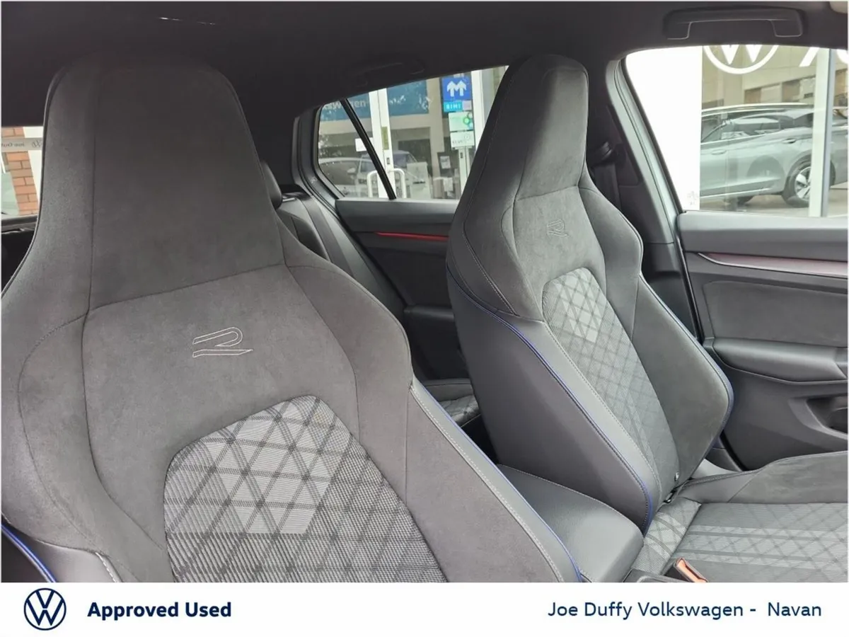 Volkswagen Golf Estate, Petrol, 2025, Grey