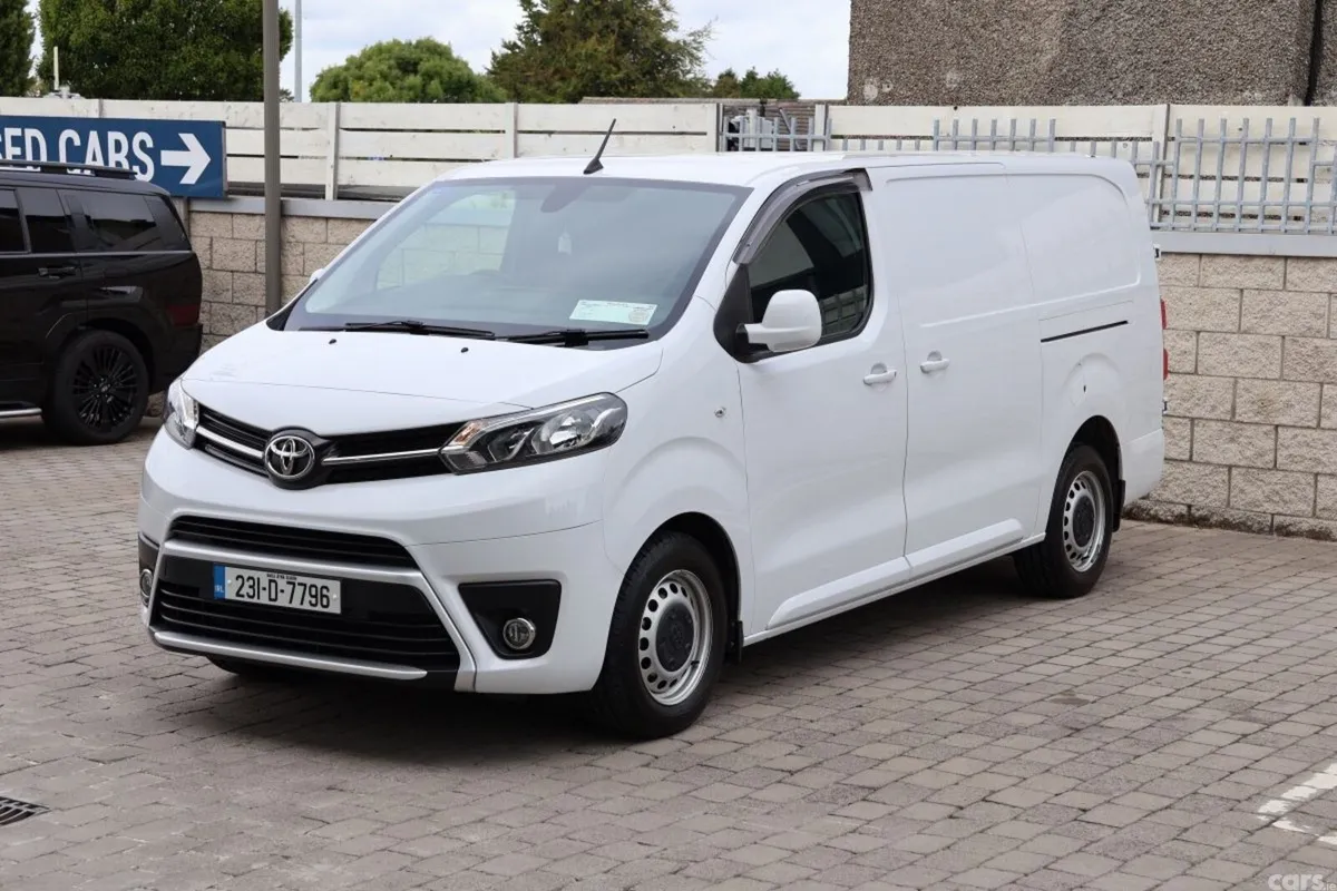 Toyota Proace MPV, Diesel, 2023, White