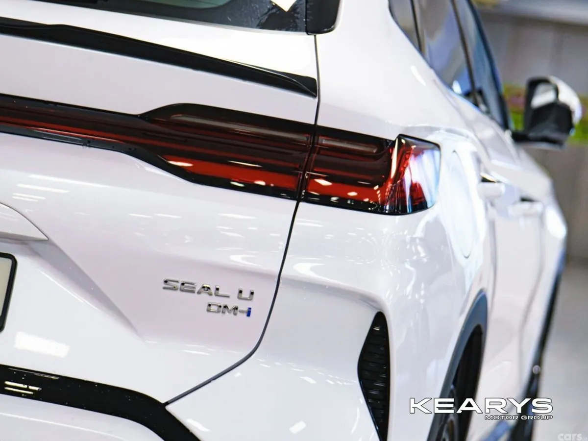 BYD SEAL U Hatchback, Petrol Plug-in Hybrid, 2026, White