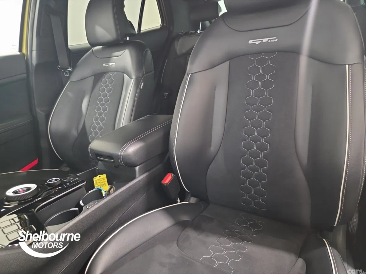 Kia Sportage Estate, Petrol Hybrid, 2023, Yellow