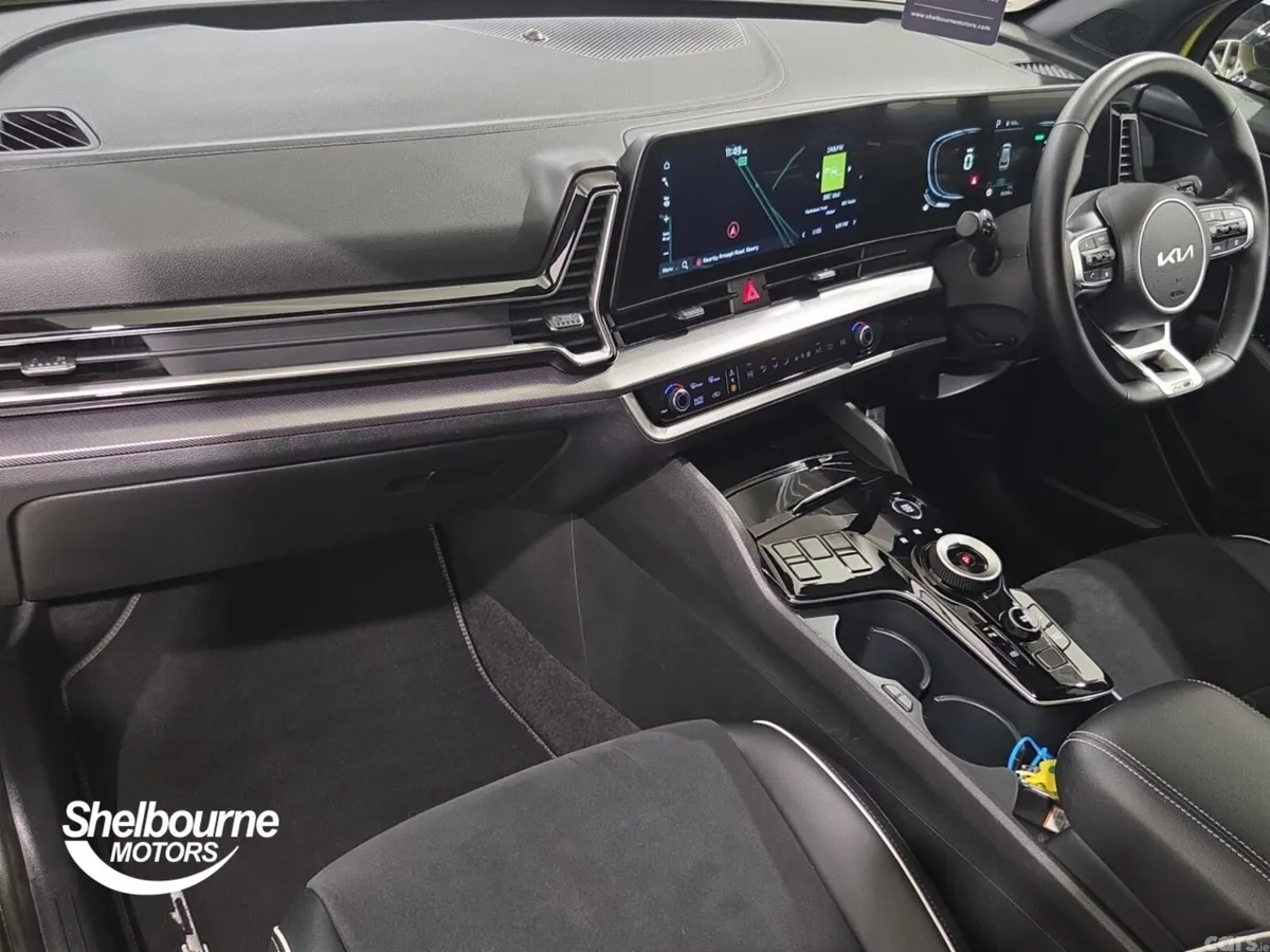 Kia Sportage Estate, Petrol Hybrid, 2023, Yellow