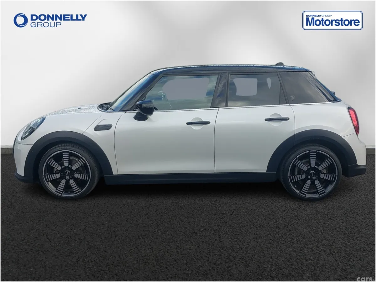 Mini Cooper Hatchback, Petrol, 2023, White