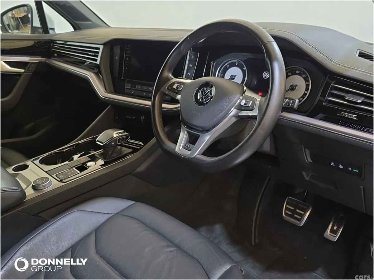 Volkswagen Touareg Estate, Diesel, 2019, White