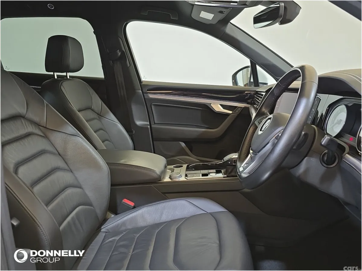 Volkswagen Touareg Estate, Diesel, 2019, White