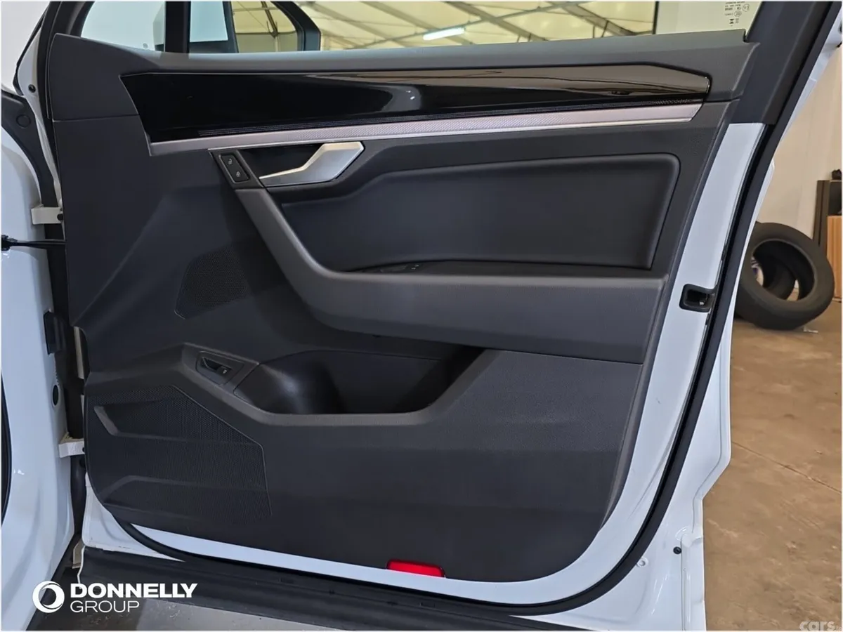 Volkswagen Touareg Estate, Diesel, 2019, White
