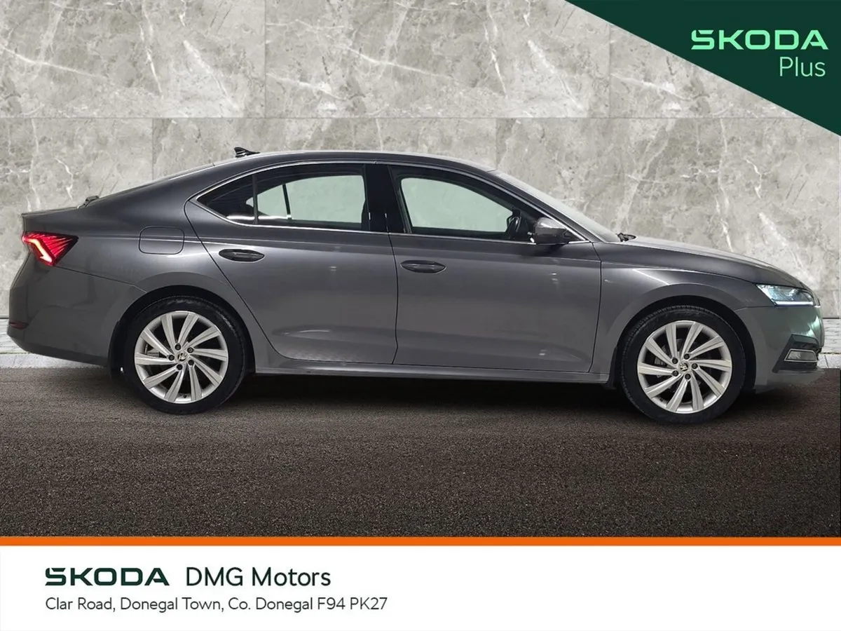 Skoda Octavia Saloon, Diesel, 2024, Grey
