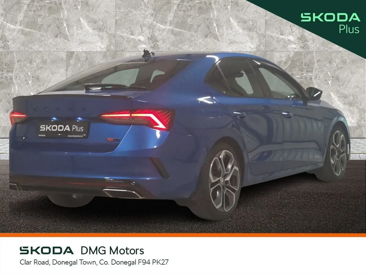 Skoda Octavia Saloon, Diesel, 2024, Blue
