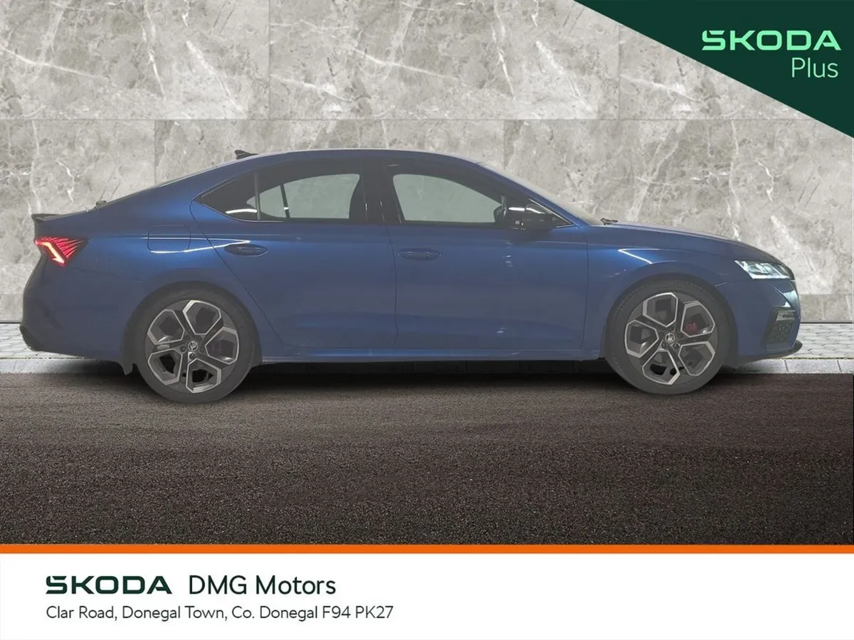 Skoda Octavia Saloon, Diesel, 2024, Blue
