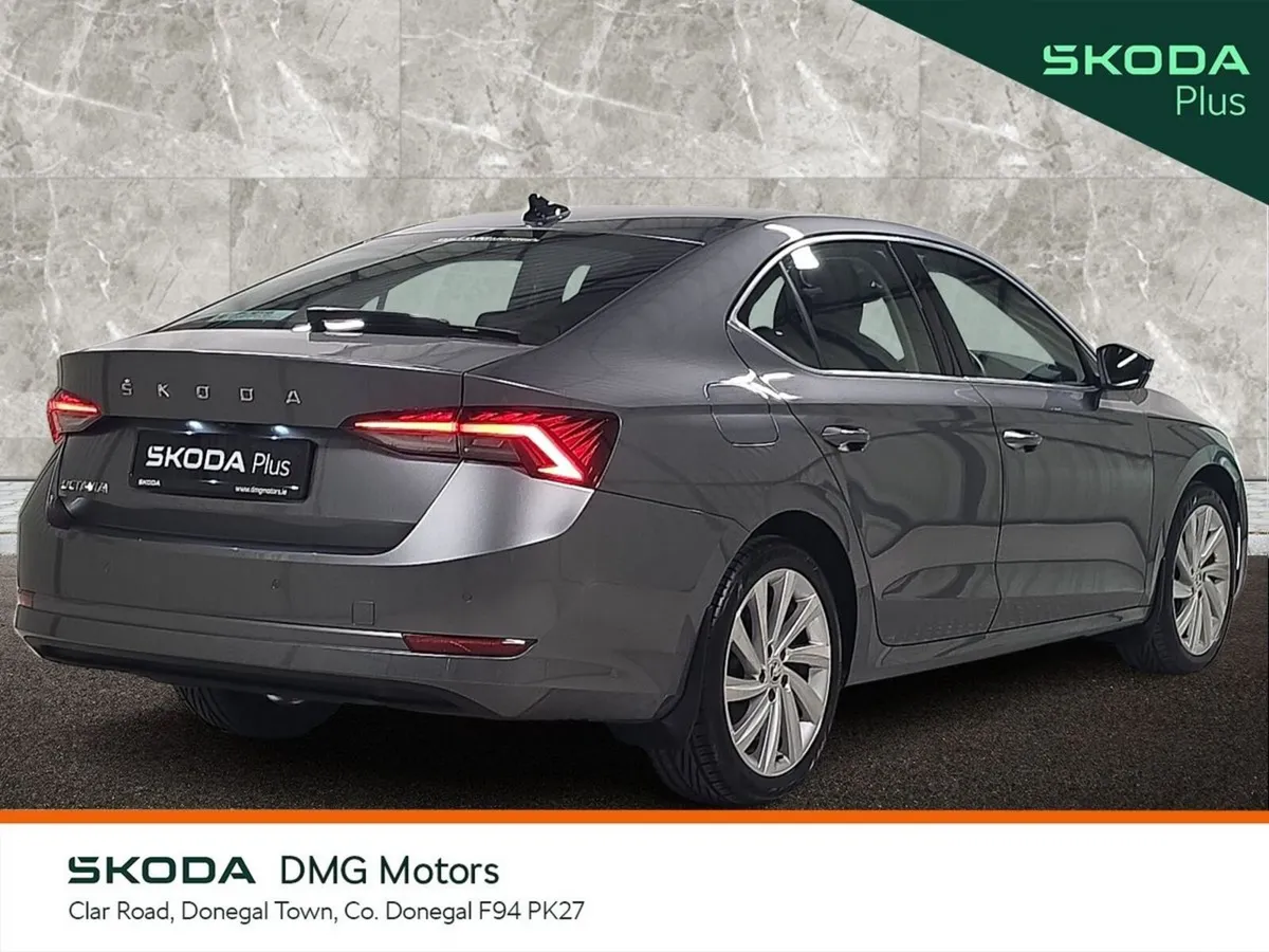 Skoda Octavia Saloon, Diesel, 2024, Grey