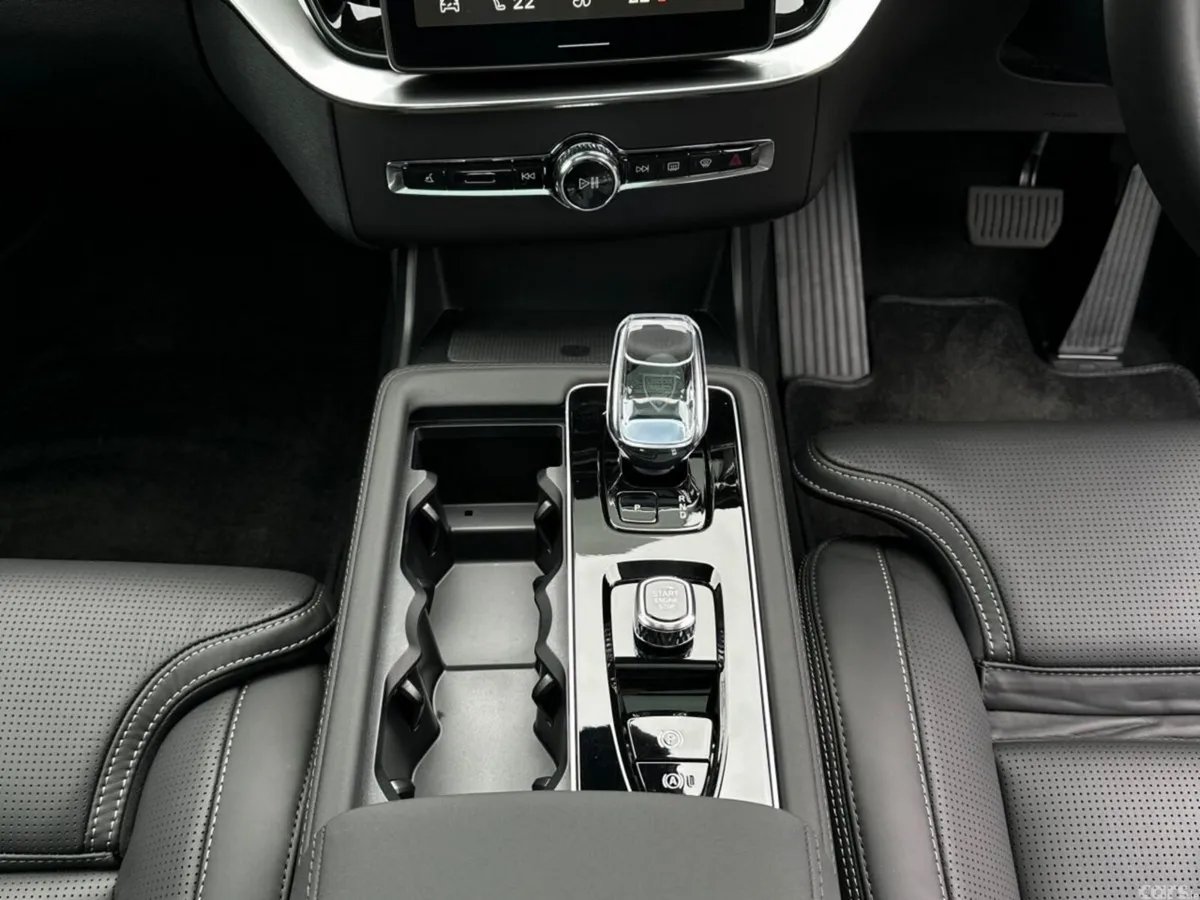 Volvo XC90 SUV, Petrol Plug-in Hybrid, 2026, Black
