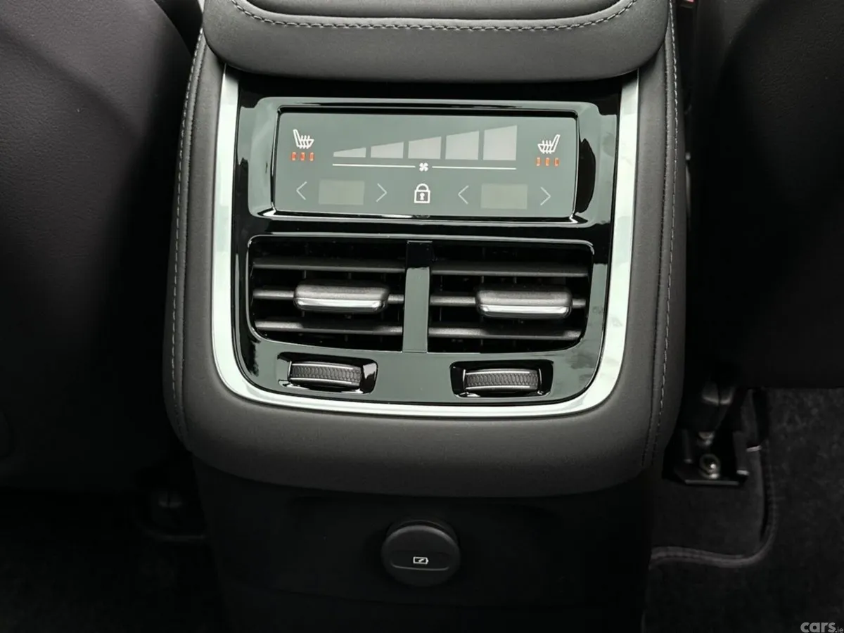 Volvo XC90 SUV, Petrol Plug-in Hybrid, 2026, Black