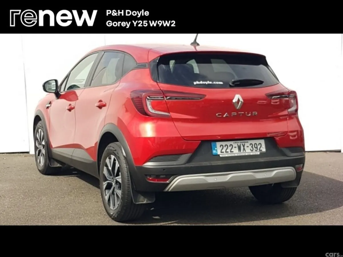 Renault Captur Hatchback, Petrol, 2022, Red