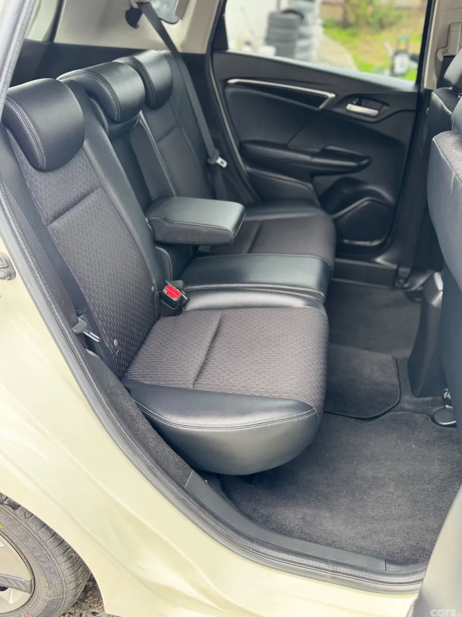 Honda Fit Hatchback, Petrol Hybrid, 2014, White