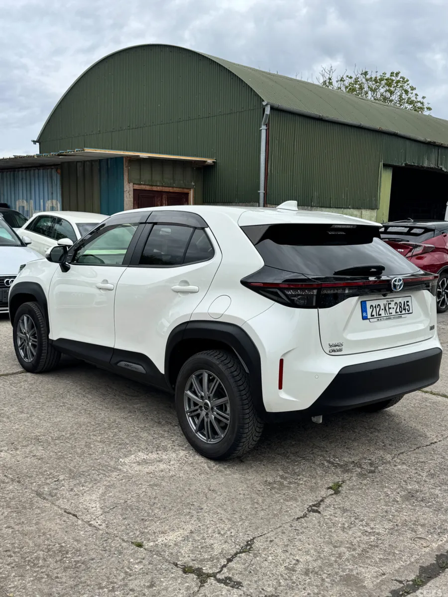 Toyota Yaris Cross SUV, Petrol Hybrid, 2021, White