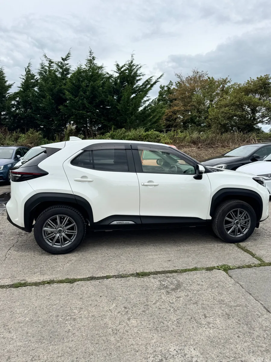 Toyota Yaris Cross SUV, Petrol Hybrid, 2021, White