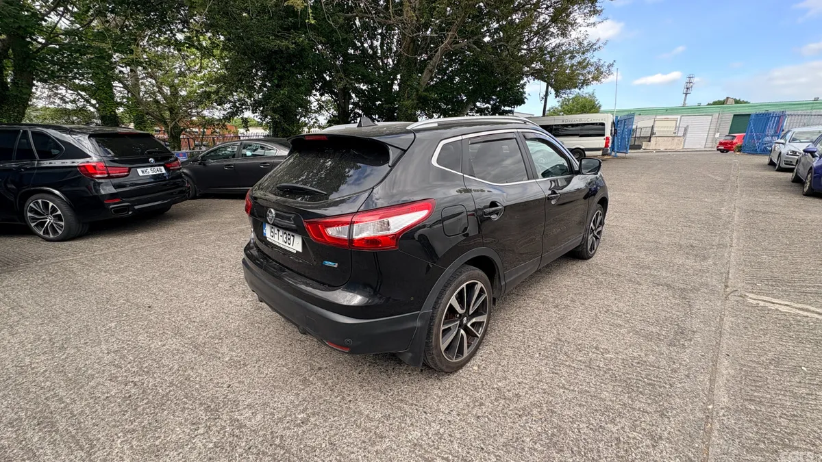 Nissan Qashqai Hatchback, Diesel, 2015, Black
