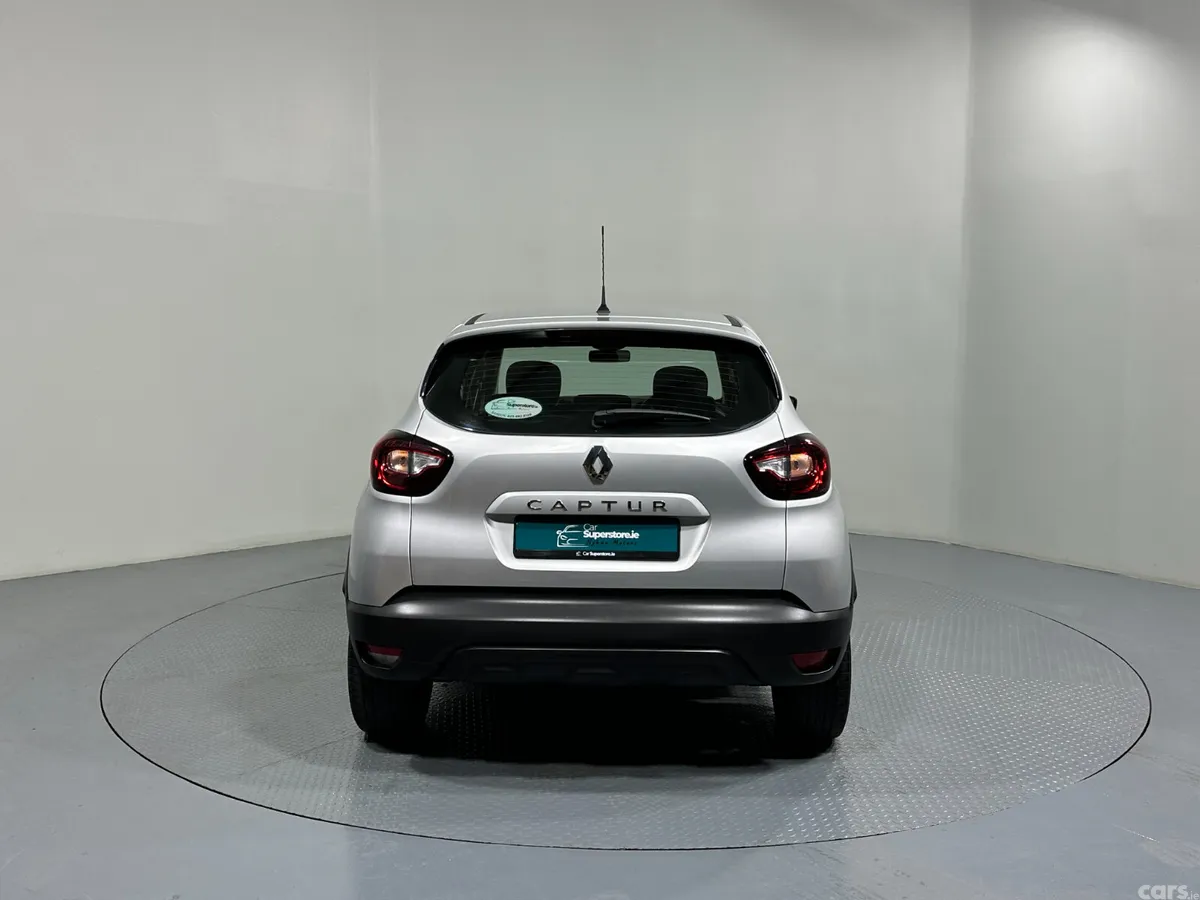 Renault Captur Hatchback, Petrol, 2018, Silver