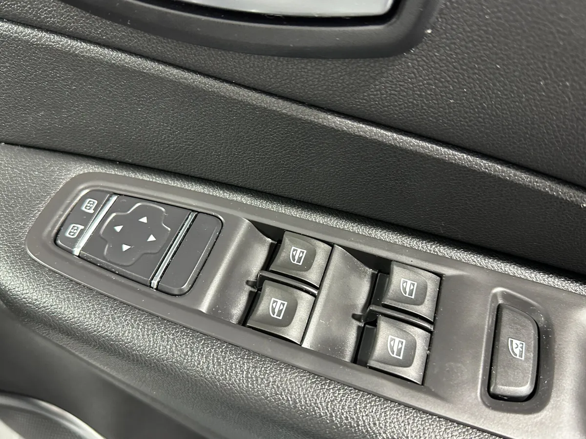 Renault Captur Hatchback, Petrol, 2018, Silver