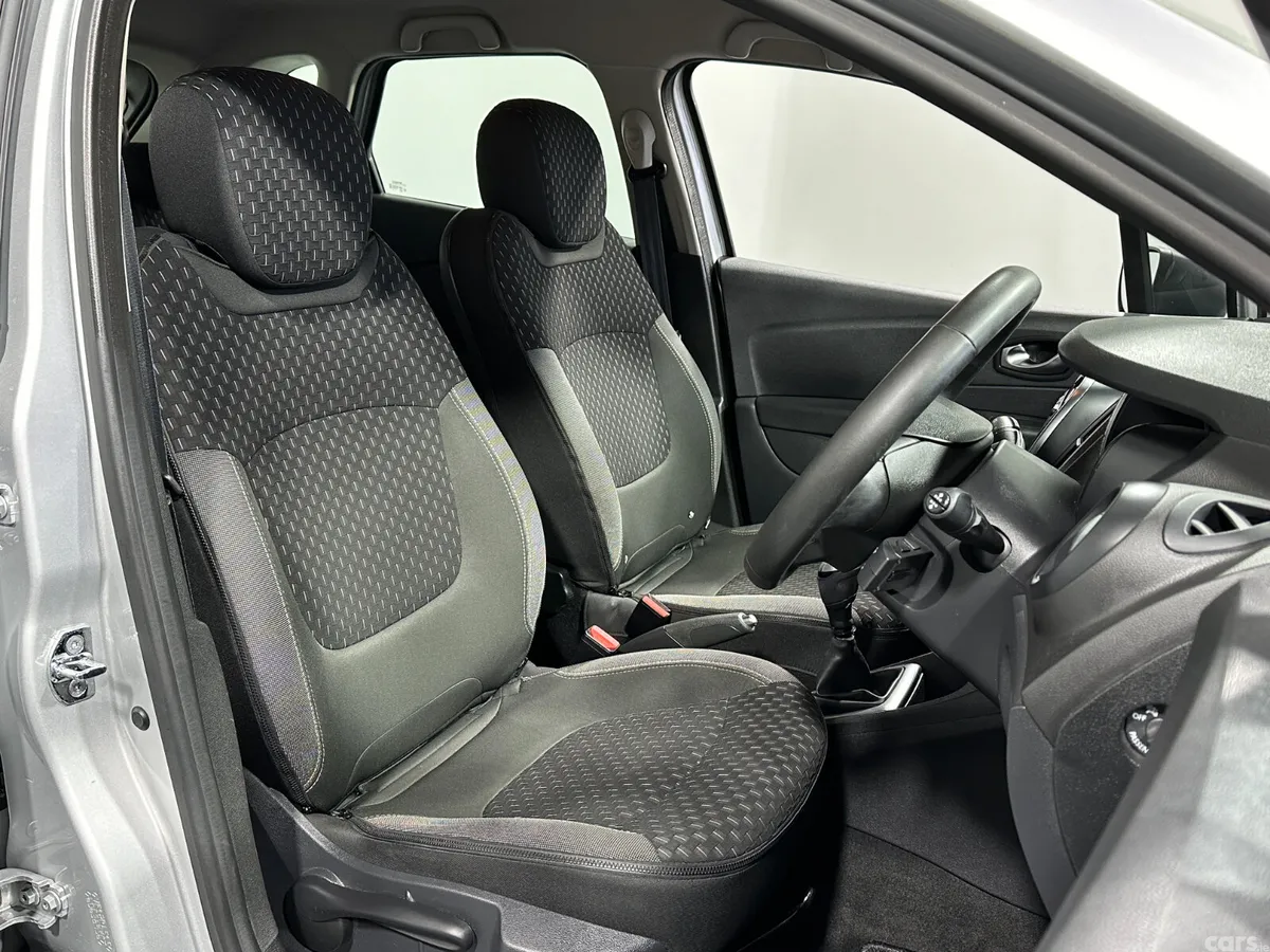 Renault Captur Hatchback, Petrol, 2018, Silver