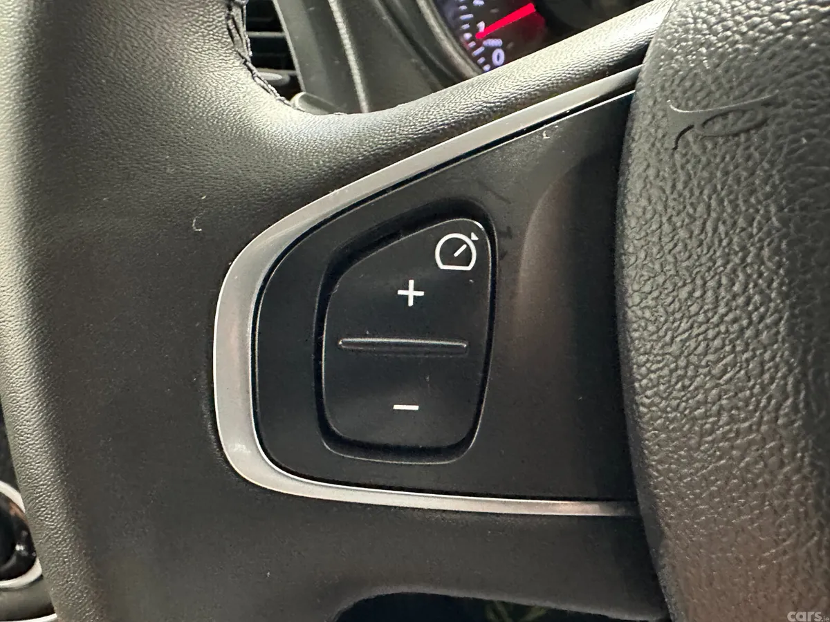 Renault Captur Hatchback, Petrol, 2018, Silver