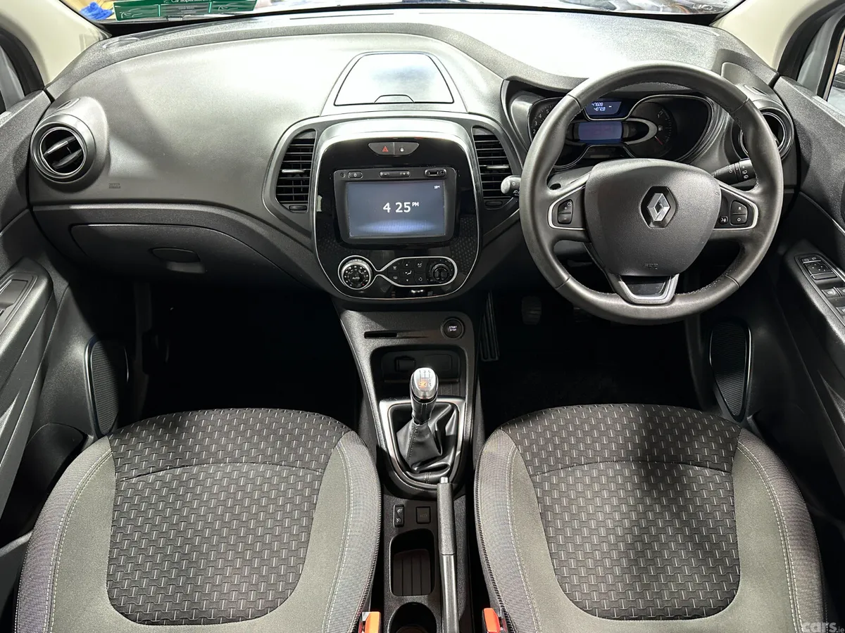Renault Captur Hatchback, Petrol, 2018, Silver