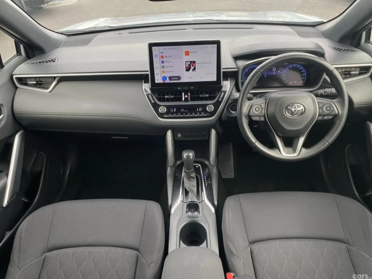 Toyota Corolla Cross Hatchback, Petrol Hybrid, 2023, Silver