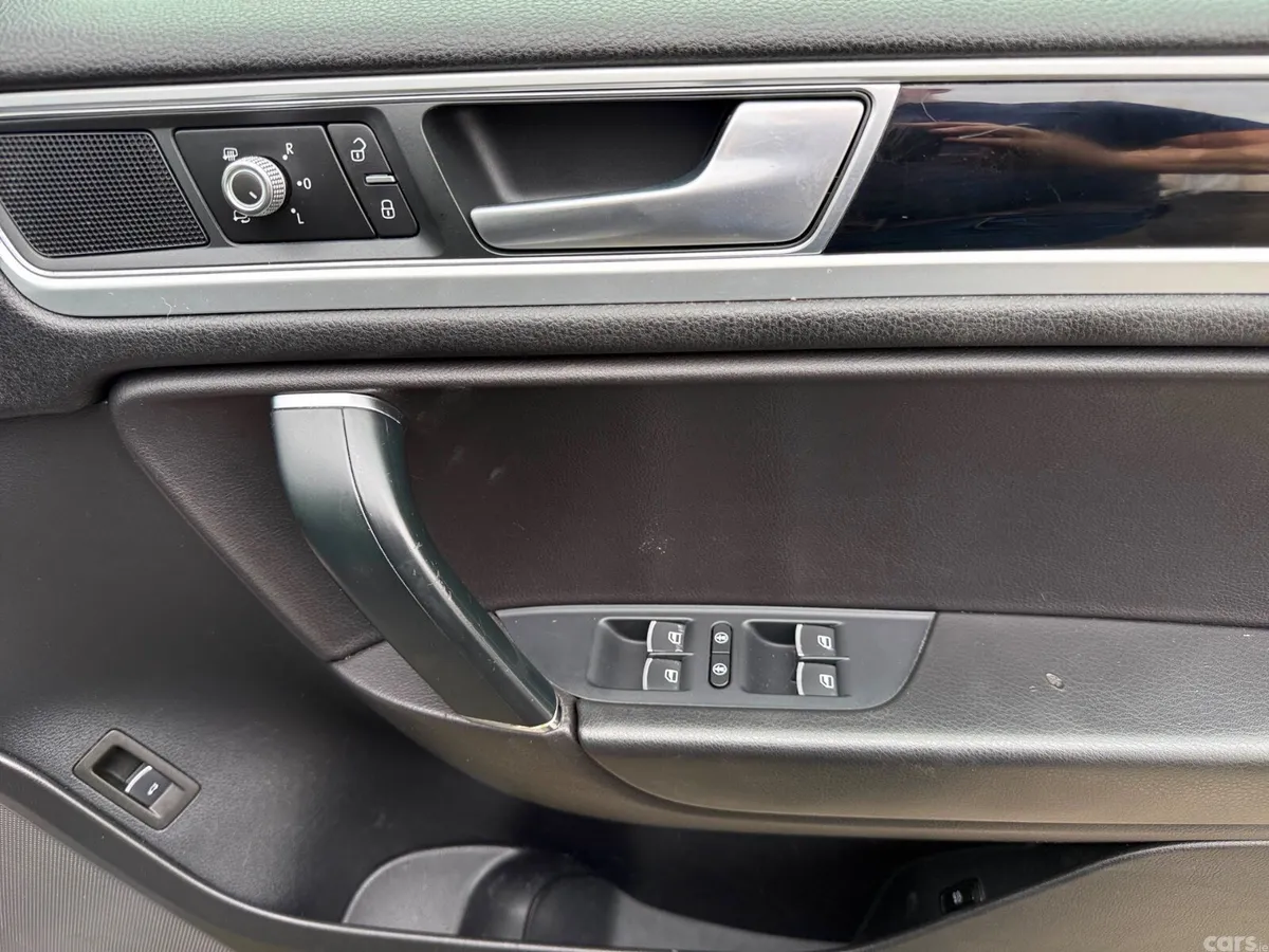 Volkswagen Touareg SUV, Diesel, 2017, Grey