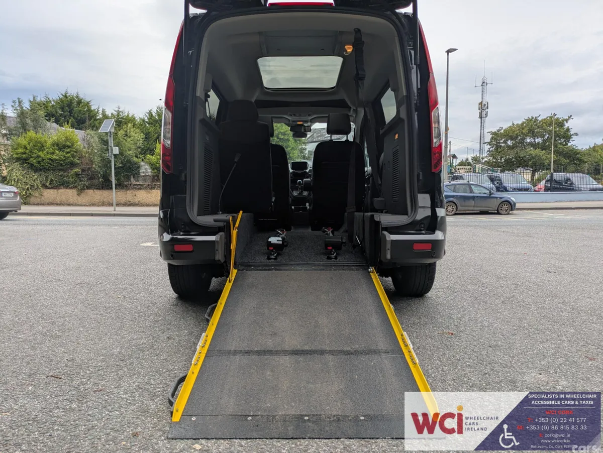 Ford Tourneo Connect MPV, Diesel, 2021, Black