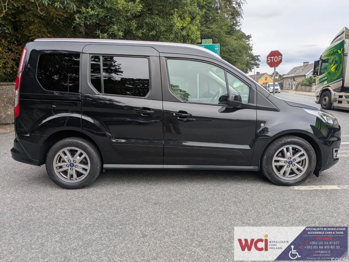 Ford Tourneo Connect MPV, Diesel, 2021, Black