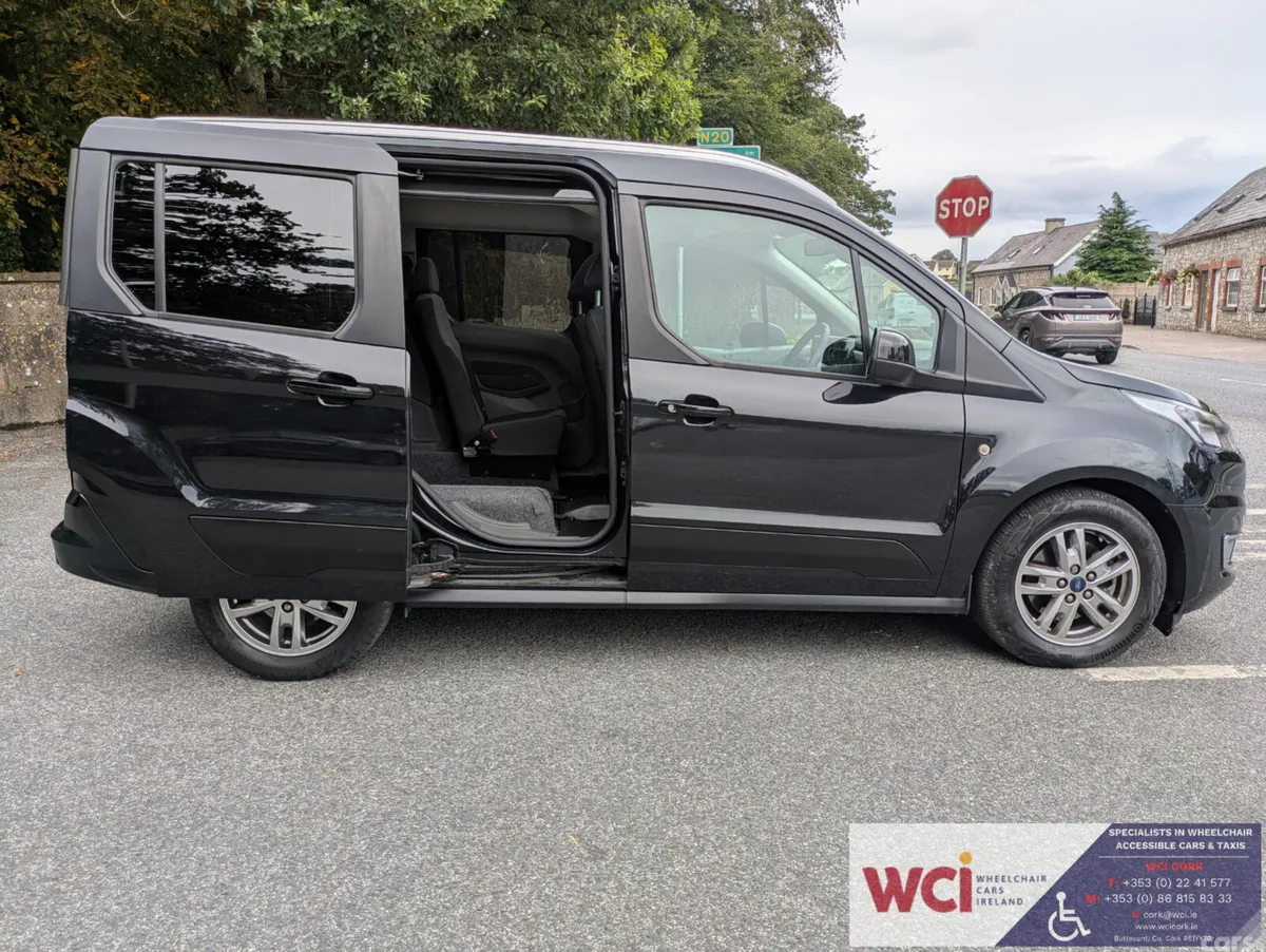 Ford Tourneo Connect MPV, Diesel, 2021, Black