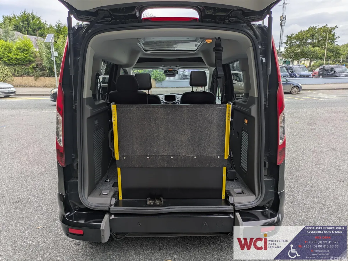 Ford Tourneo Connect MPV, Diesel, 2021, Black