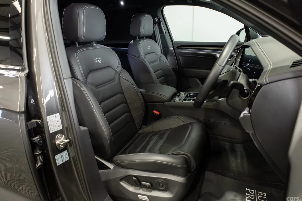 Volkswagen Touareg SUV, Diesel, 2025, Grey