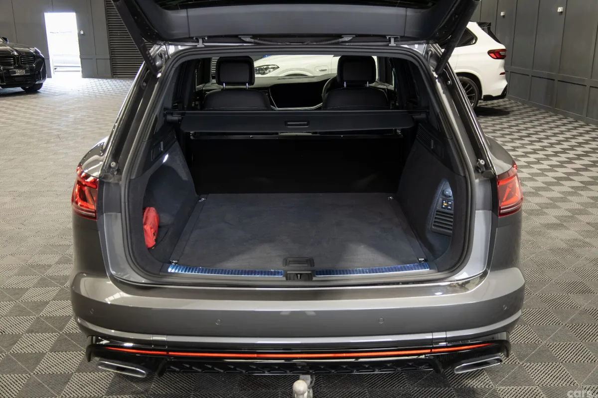 Volkswagen Touareg SUV, Diesel, 2025, Grey