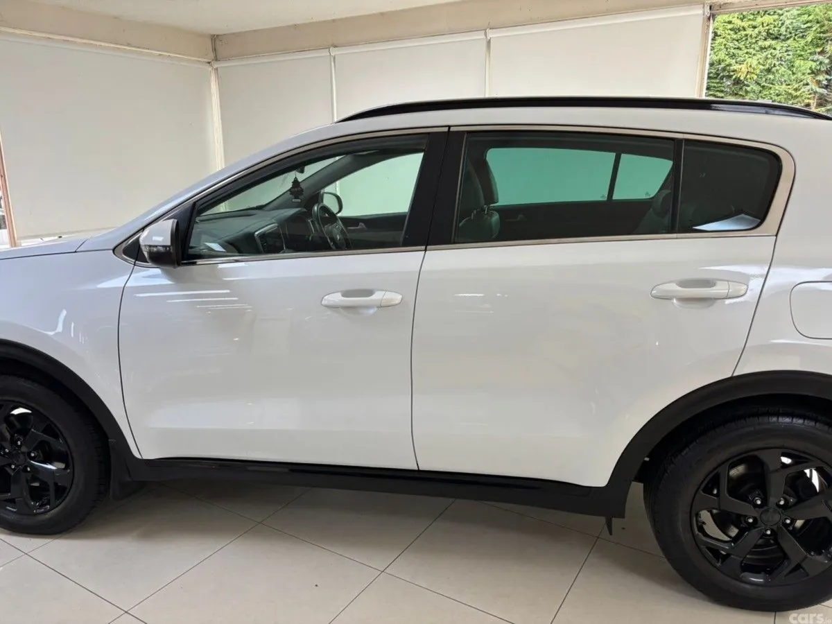 Kia Sportage SUV, Diesel Hybrid, 2021, White