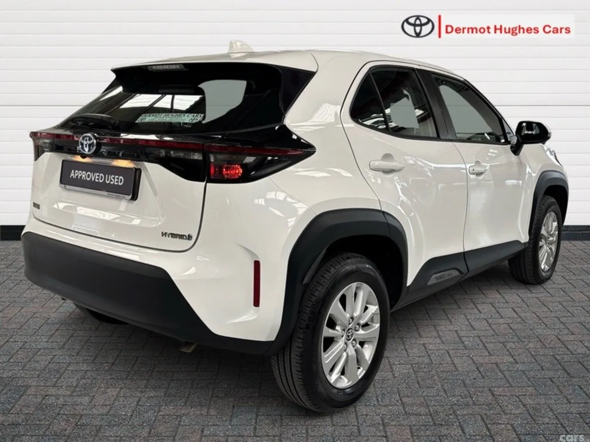 Toyota Yaris Cross SUV, Petrol Hybrid, 2023, White