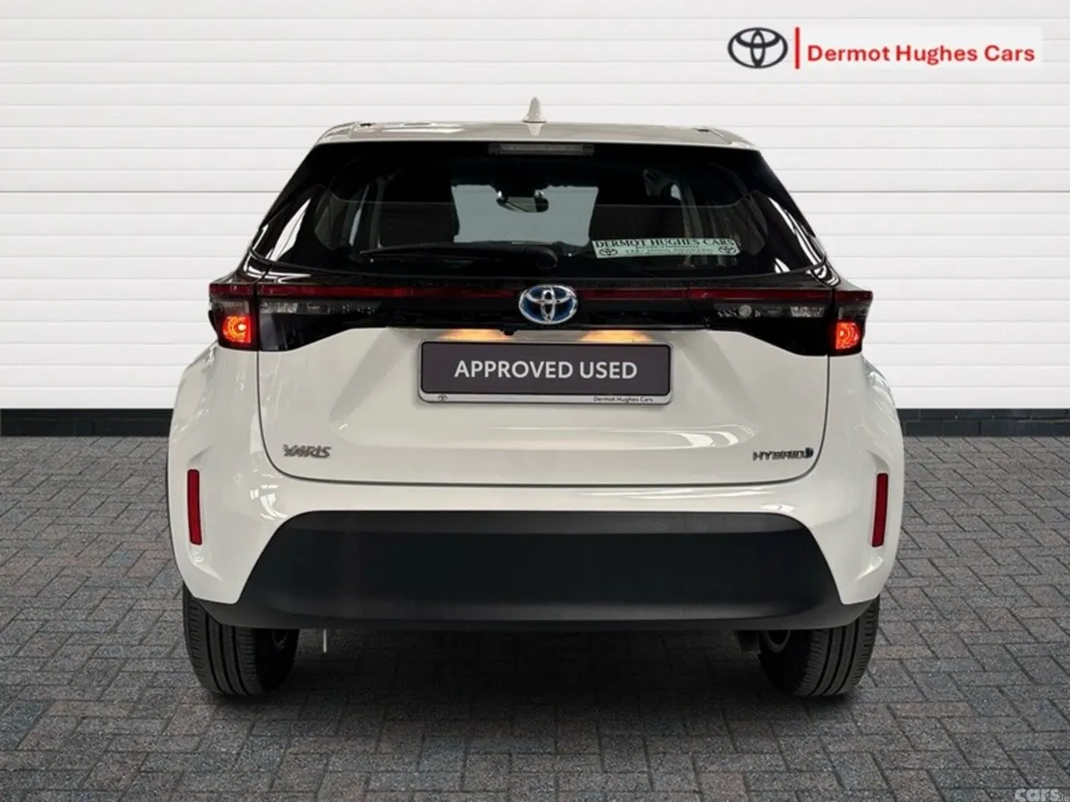 Toyota Yaris Cross SUV, Petrol Hybrid, 2023, White