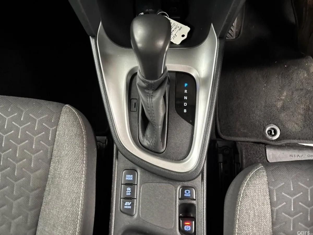 Toyota Yaris Cross SUV, Petrol Hybrid, 2023, White