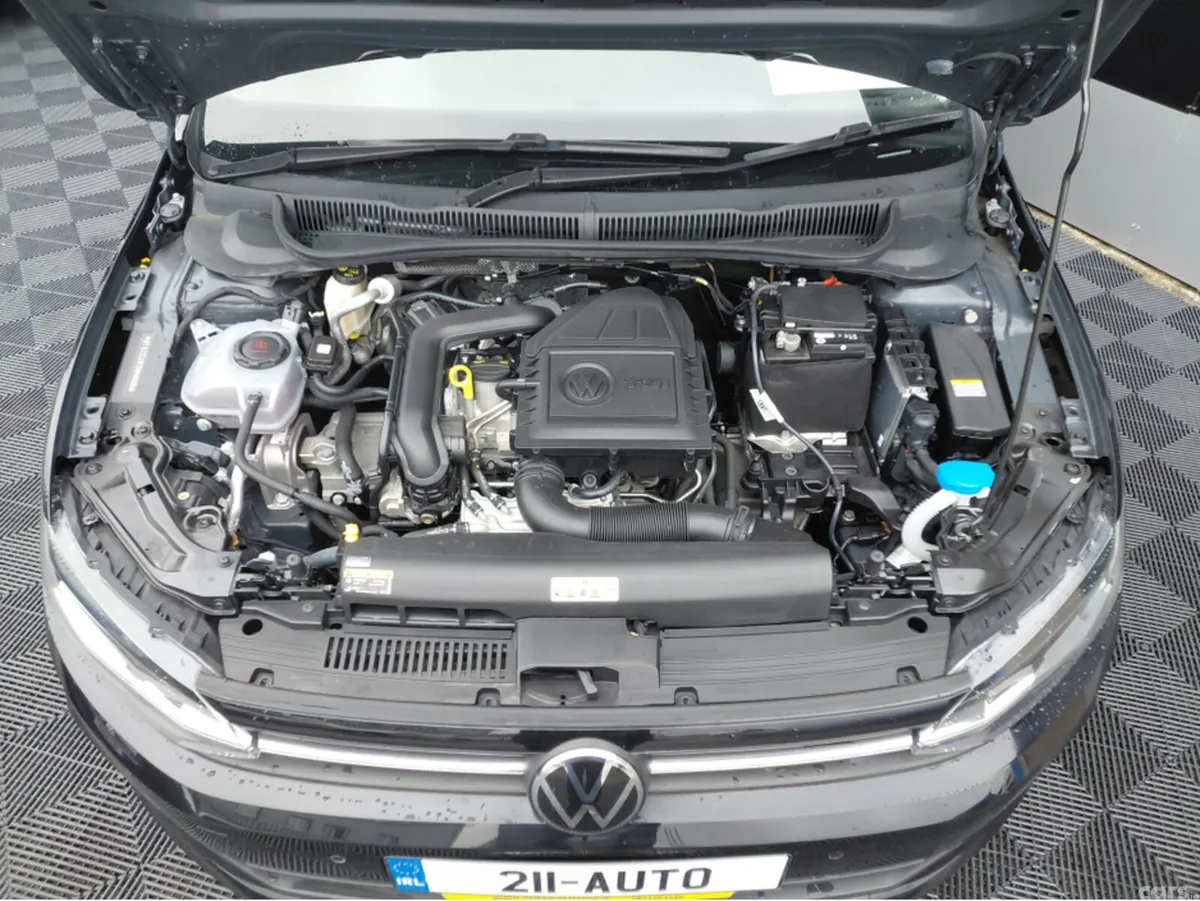 Volkswagen Polo MPV, Petrol, 2021, Black