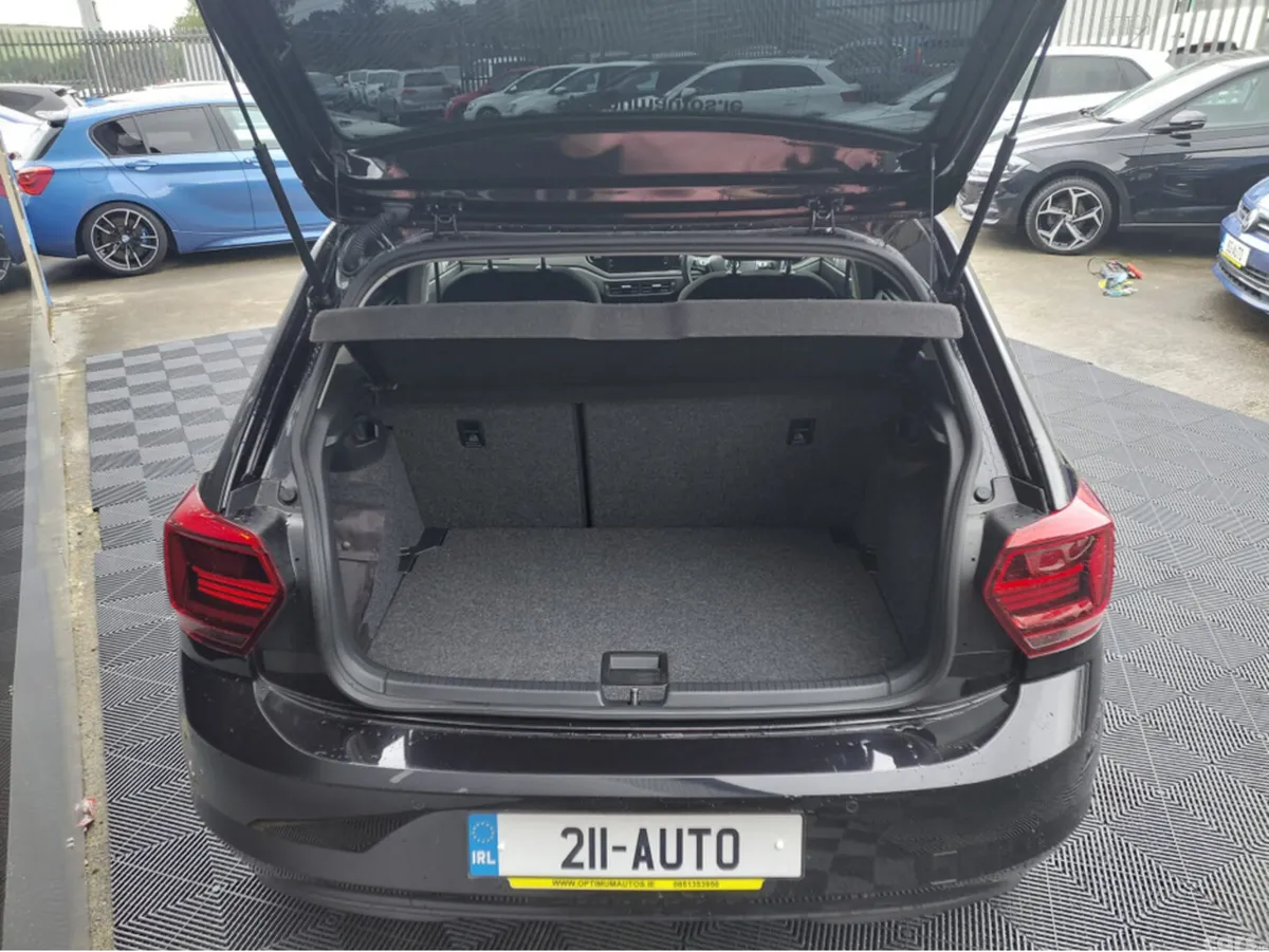 Volkswagen Polo MPV, Petrol, 2021, Black