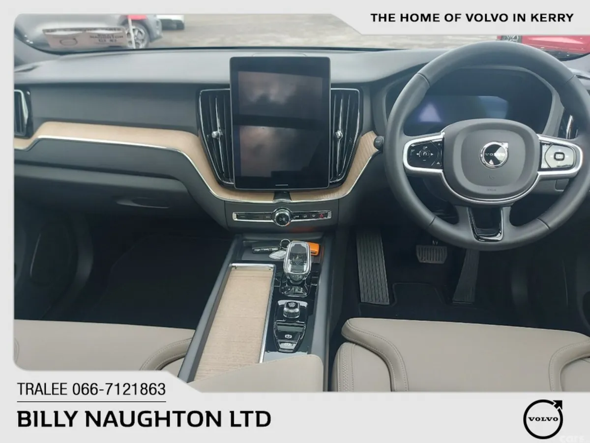 Volvo XC60 SUV, Petrol Plug-in Hybrid, 2026, Green