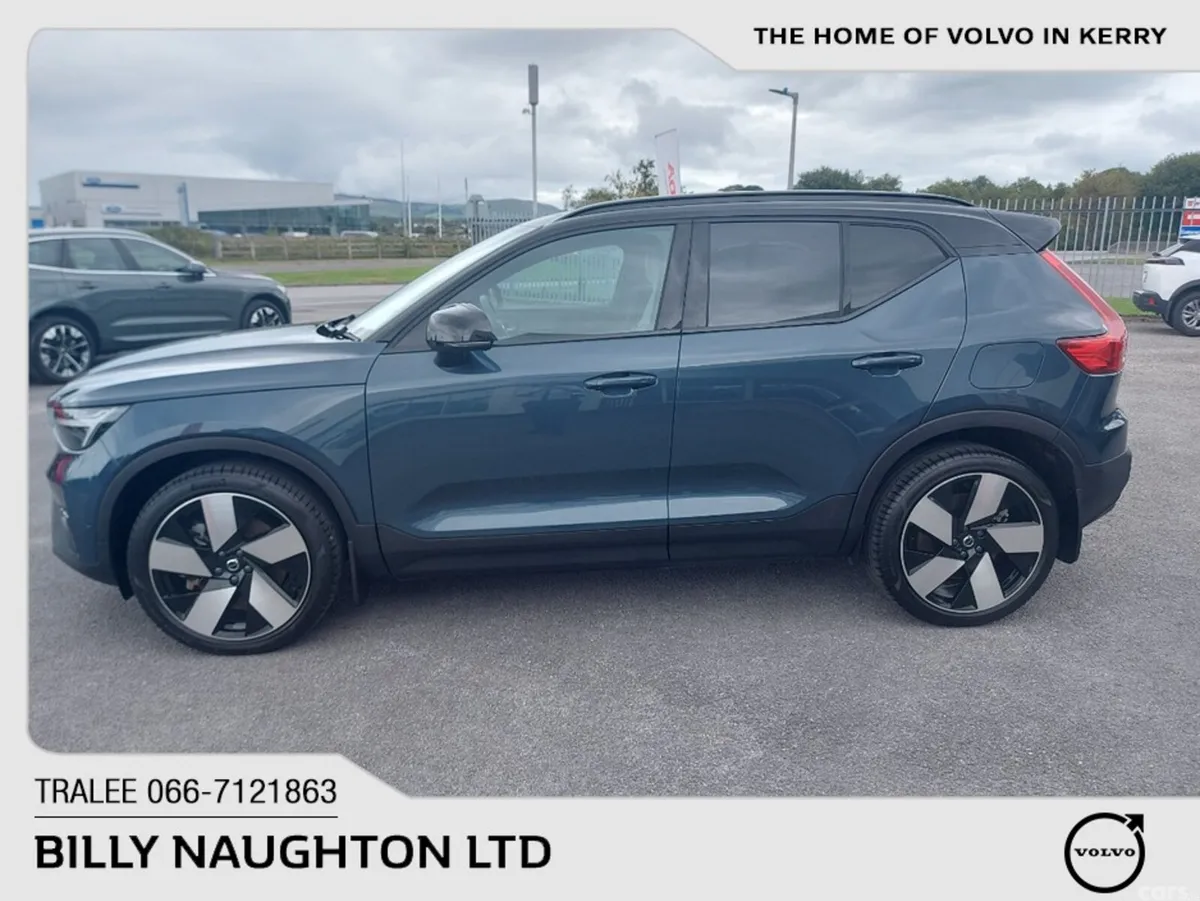Volvo EX40 SUV, Electric, 2026, Blue