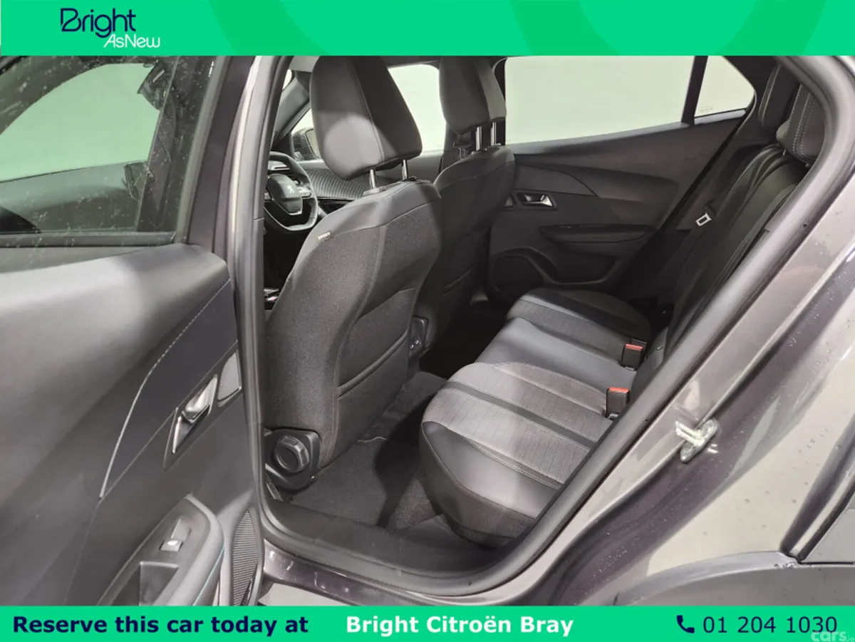 Peugeot 2008 MPV, Petrol, 2023, Grey