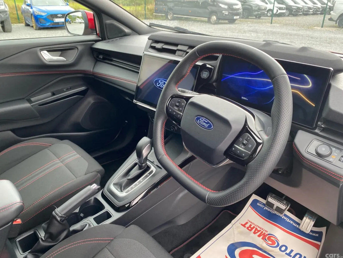Ford Puma MPV, Petrol, 2025, Red