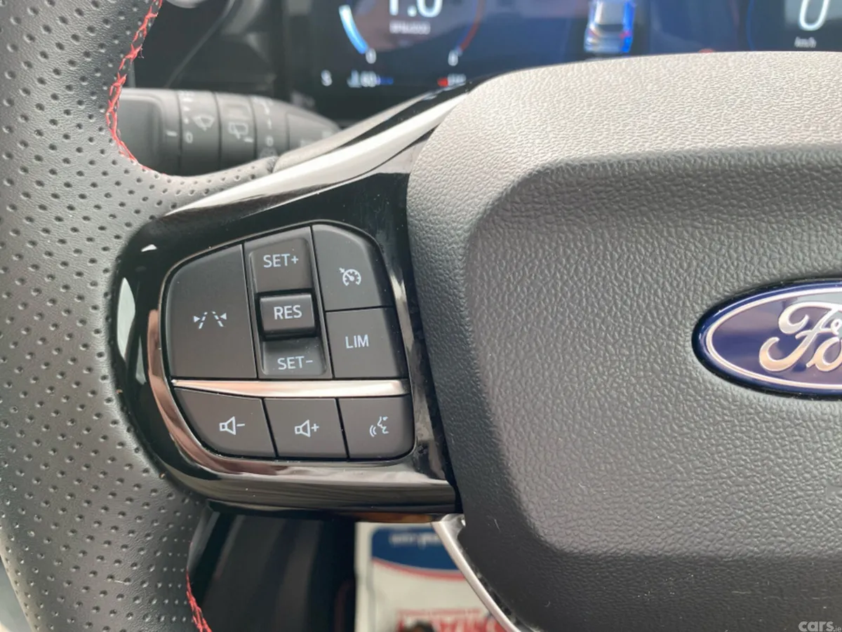Ford Puma MPV, Petrol, 2025, Red